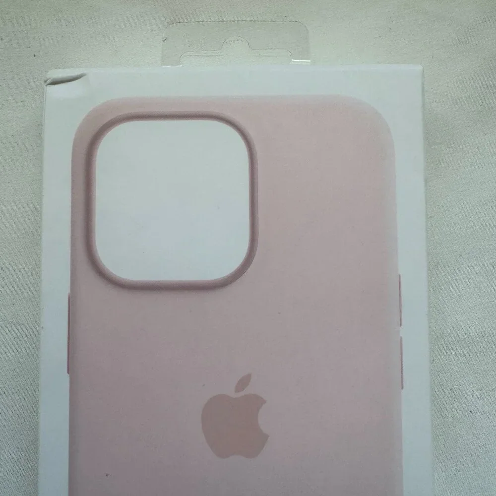NWT, Apple iPhone 13 Pro Silicone Case with MagSafe - Chalk Pink / Light Pink